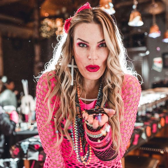 Meet your Posher, Lisa - Picture 2 of 2